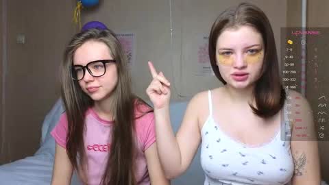 Snapshot of like_sun chatting on 12-17-24, 02:55 Call me Anna online show from 12-17-24, 02:55