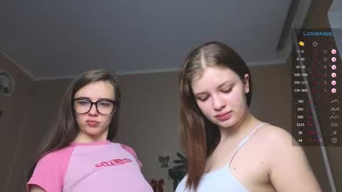 Snapshot of like_sun chatting on 12-28-24, 05:55 Call me Anna online show from 12-28-24, 05:55