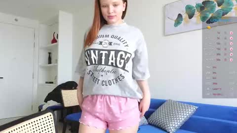 Snapshot of like_sun chatting on 02-20-25, 05:55 Call me Anna online show from 02-20-25, 05:55