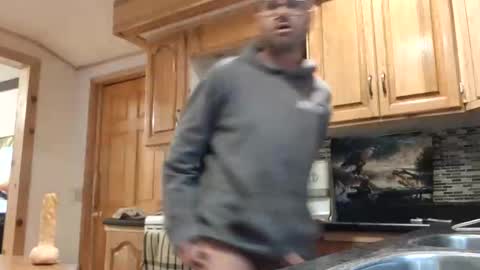 Snapshot of likedoingit69 chatting on 10-22-25, 04:18 St pierre online show from 10-22-25, 04:18