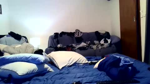 Snapshot of likthat121 chatting on 04-05-26, 08:50 likthat121 online show from 04-05-26, 08:50