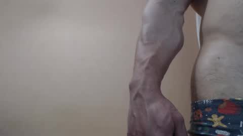 Snapshot of likwidator84 chatting on 01-14-25, 01:04 Maximus online show from 01-14-25, 01:04