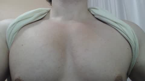 Snapshot of likwidator84 chatting on 11-22-25, 01:15 Maximus online show from 11-22-25, 01:15