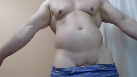 Snapshot of likwidator84 chatting on 07-10-26, 12:04 Maximus online show from 07-10-26, 12:04