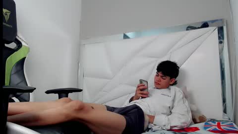 LIAM online show from 12-22-25, 03:47