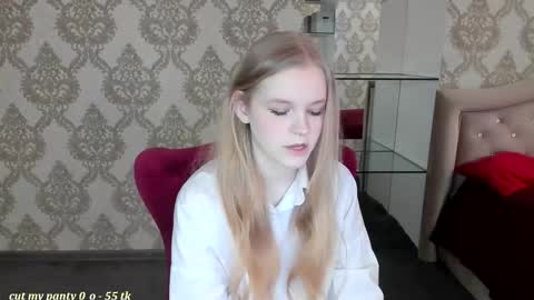 Snapshot of lil_cookie_monster chatting on 02-25-26, 11:09 Erica online show from 02-25-26, 11:09