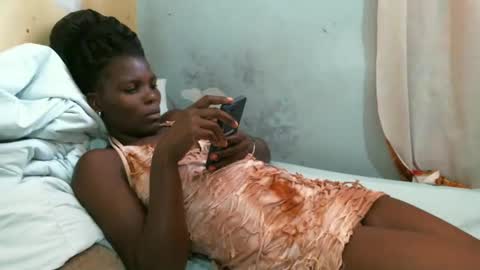 Snapshot of lil_donna chatting on 01-12-25, 02:09 lil_donna online show from 01-12-25, 02:09