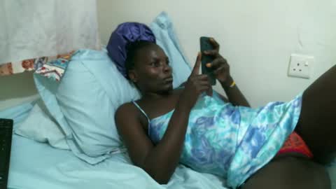 Snapshot of lil_donna chatting on 02-08-25, 06:12 lil_donna online show from 02-08-25, 06:12