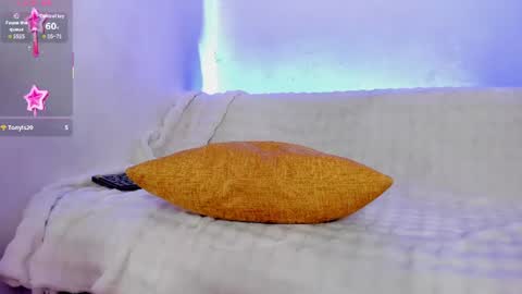Snapshot of lil_hanna18 chatting on 06-25-26, 04:45 Hanna online show from 06-25-26, 04:45