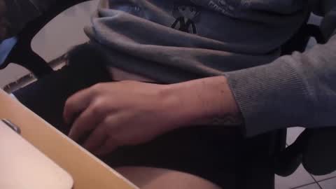 lil_j_ online show from 10-06-25, 01:08