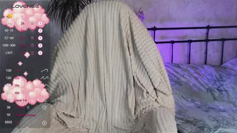 little moon online show from 04-18-26, 06:12