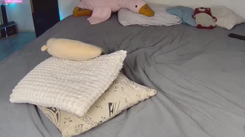 Snapshot of lil_nessa chatting on 02-24-25, 09:00 Nessa Greyrat if u like me tip 25 tk and put online show from 02-24-25, 09:00