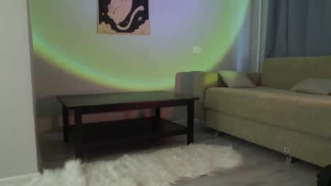 Snapshot of lil_reya chatting on 11-12-25, 10:04 INST Lil happines s online show from 11-12-25, 10:04