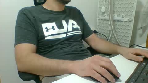 Snapshot of lil_sso chatting on 11-30-25, 11:14 lil_sso online show from 11-30-25, 11:14