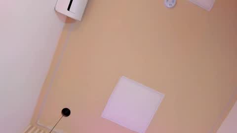 L I L A   online show from 03-05-25, 02:46