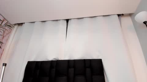 Snapshot of lila_elliot chatting on 01-26-25, 11:18 Lila online show from 01-26-25, 11:18