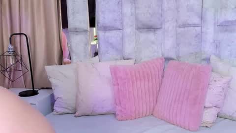 lila noa online show from 10-08-25, 07:44