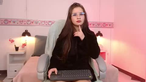 lila_rose22 online show from 01-10-26, 05:42