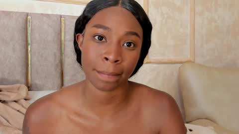 Snapshot of lilabeily chatting on 02-06-25, 02:11 lila bailey online show from 02-06-25, 02:11