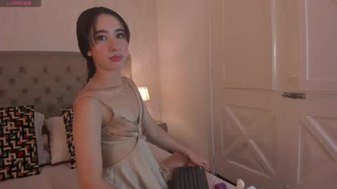 Lila Clark online show from 04-17-26, 09:51