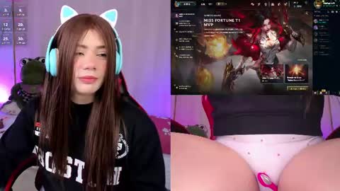 Snapshot of lilapop__ chatting on 07-20-26, 01:57 Lila online show from 07-20-26, 01:57