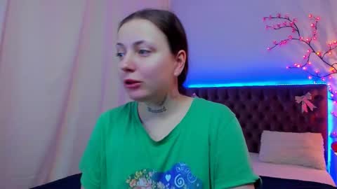 Snapshot of lilavame chatting on 11-22-25, 02:05 LilaVame online show from 11-22-25, 02:05