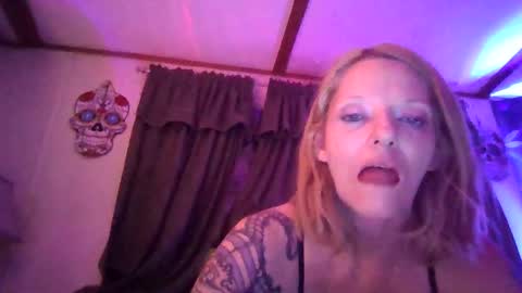 Snapshot of lilbit4u chatting on 12-26-24, 09:22 lilbit4u online show from 12-26-24, 09:22