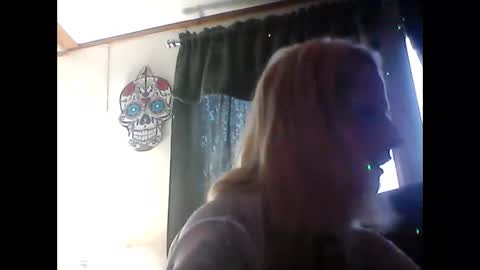 Snapshot of lilbit4u chatting on 12-31-24, 12:46 lilbit4u online show from 12-31-24, 12:46