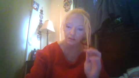 Snapshot of lilbit4u chatting on 02-16-25, 07:38 lilbit4u online show from 02-16-25, 07:38
