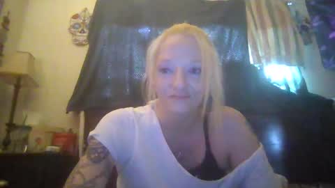 Snapshot of lilbit4u chatting on 02-20-25, 09:42 lilbit4u online show from 02-20-25, 09:42