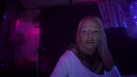 Snapshot of lilbit4u chatting on 02-23-25, 12:51 lilbit4u online show from 02-23-25, 12:51
