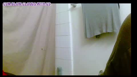 Snapshot of lilbratty_clouds_ogpuffdragon chatting on 01-15-26, 10:09 lilbratty_clouds_ogpuffdragon online show from 01-15-26, 10:09