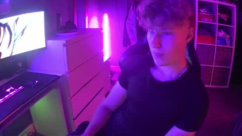 Snapshot of lildyl06 chatting on 09-11-25, 07:58 lildyl06 online show from 09-11-25, 07:58