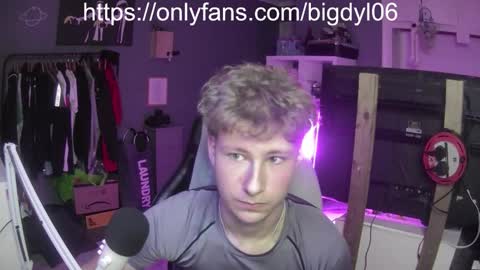 Snapshot of lildyl06 chatting on 01-12-26, 08:52 lildyl06 online show from 01-12-26, 08:52