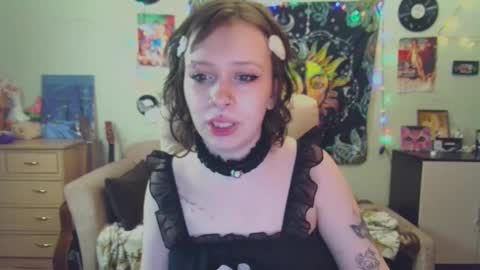 Snapshot of lileyfoxxx chatting on 01-16-25, 04:28 Lil online show from 01-16-25, 04:28