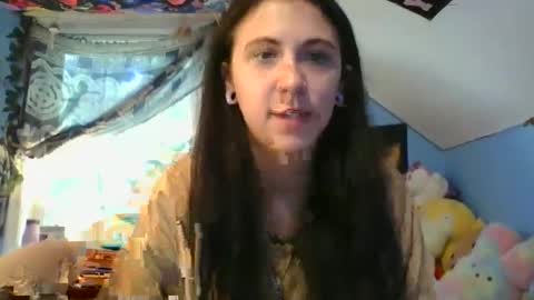 Snapshot of lilfallingangel chatting on 10-03-25, 05:10 kay angel online show from 10-03-25, 05:10