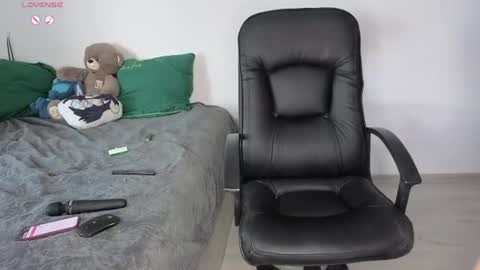 Lilith Nickol online show from 06-12-26, 10:36