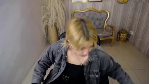 Snapshot of lili_conor_s chatting on 02-25-25, 03:20 Lili online show from 02-25-25, 03:20