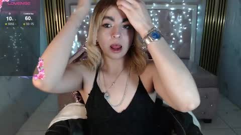 Snapshot of lili_conor_s chatting on 09-26-25, 03:10 Lili online show from 09-26-25, 03:10