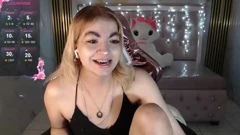 Snapshot of lili_conor_s chatting on 10-01-25, 04:18 Lili online show from 10-01-25, 04:18