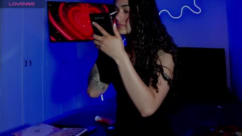 Snapshot of lili_evanss chatting on 04-24-26, 02:08 lili_evanss online show from 04-24-26, 02:08