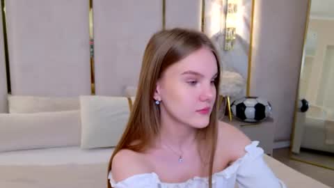 Snapshot of lili_lohan chatting on 07-13-26, 05:10 lili_lohan online show from 07-13-26, 05:10