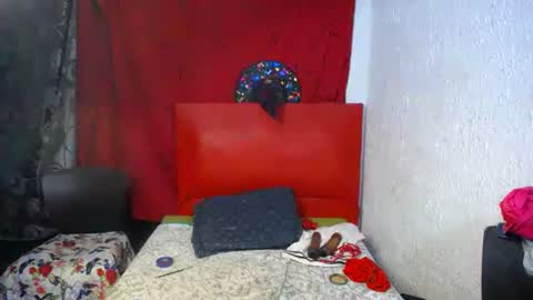 Snapshot of lili_sweet7 chatting on 02-19-26, 12:17 lili sweet online show from 02-19-26, 12:17