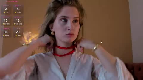 Snapshot of lilianadaniels chatting on 05-25-26, 01:22 Lilian online show from 05-25-26, 01:22