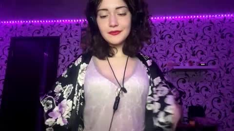 Snapshot of lilianasomsana chatting on 11-12-25, 04:29 Lili online show from 11-12-25, 04:29