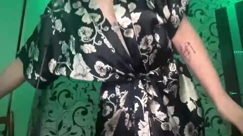 Snapshot of lilianasomsana chatting on 12-05-25, 07:10 Lili online show from 12-05-25, 07:10