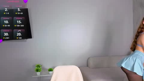 Hi I am Luna online show from 04-18-26, 03:05