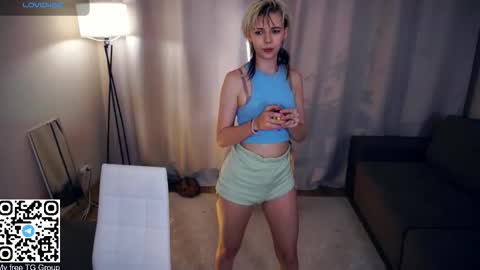 Snapshot of liliandaniels chatting on 09-26-25, 06:39 Lilian online show from 09-26-25, 06:39