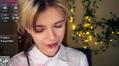 Snapshot of liliandaniels chatting on 11-25-25, 07:08 Lilian online show from 11-25-25, 07:08