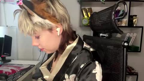 Lilian online show from 02-13-26, 07:26